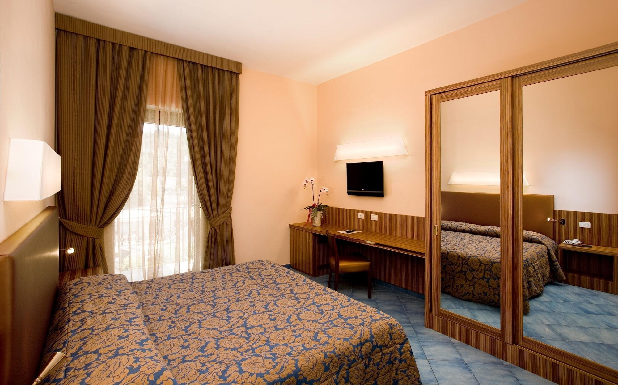 Grand Hotel Due Golfi SantʼAgata sui Due Golfi Cameră foto