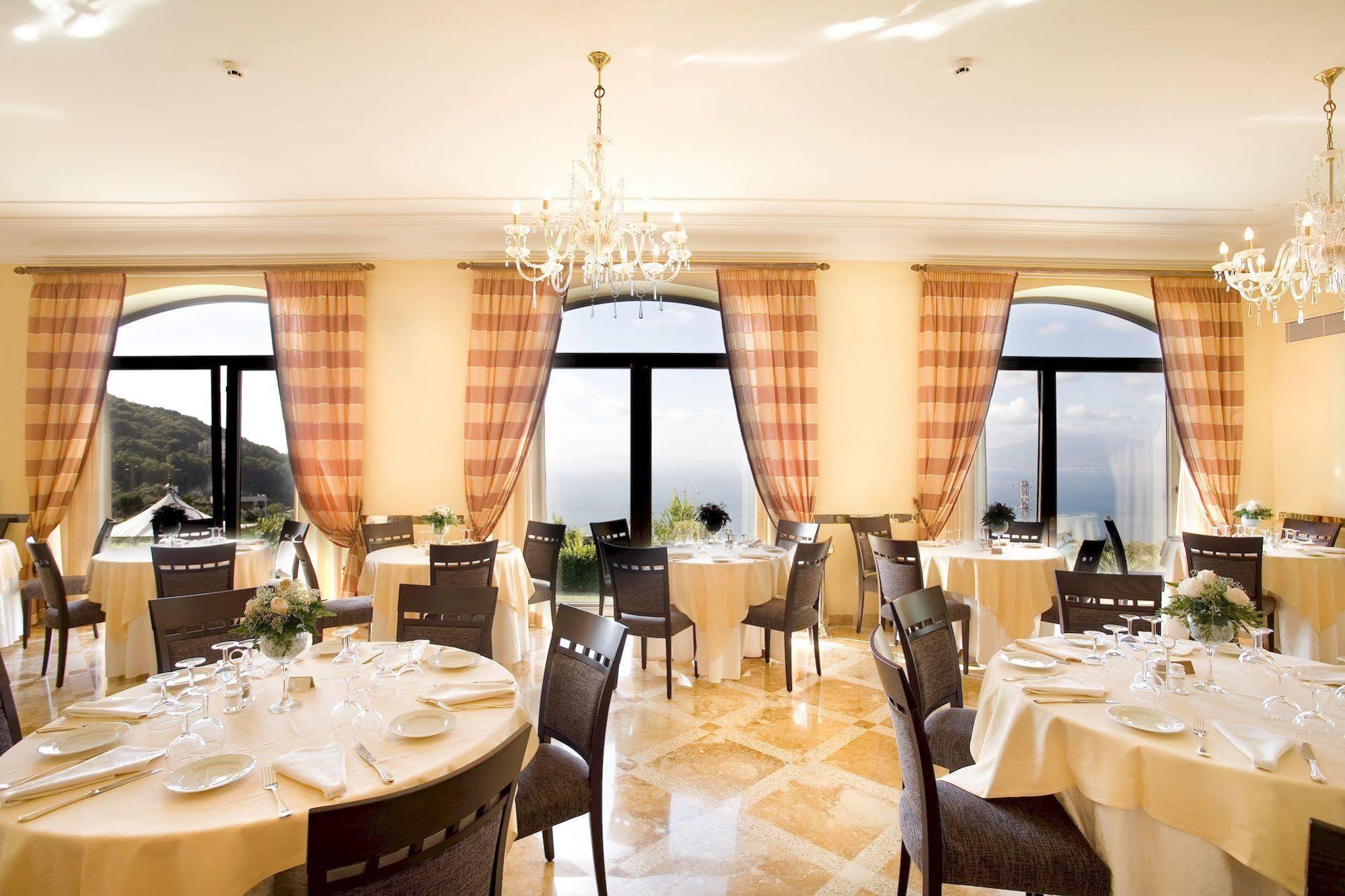 Grand Hotel Due Golfi SantʼAgata sui Due Golfi Exterior foto
